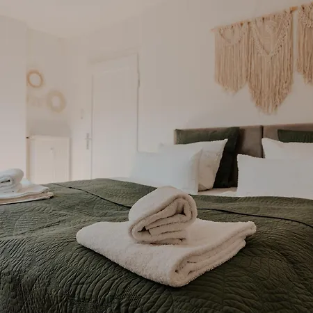 Ava Escapes - Klause - 3 - Self Check-in Apartman