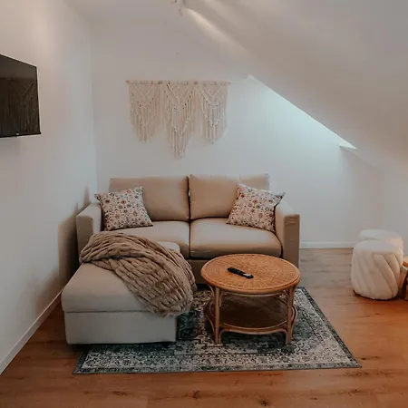 Ava Escapes - Klause - 3 - Self Check-in Apartman